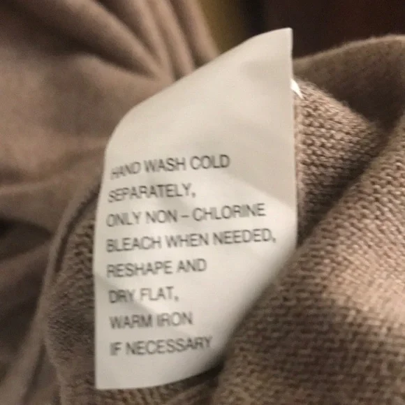 PETITE Taupe tunic length sweater. EUC - Picture 10 of 17